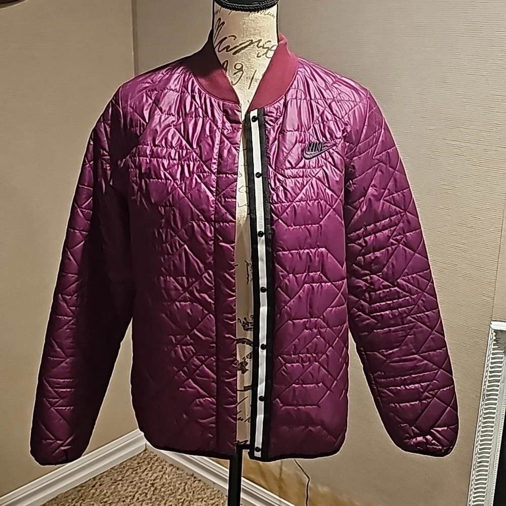 Woman Nike jacket purple.size medium - Picture 1 of 7